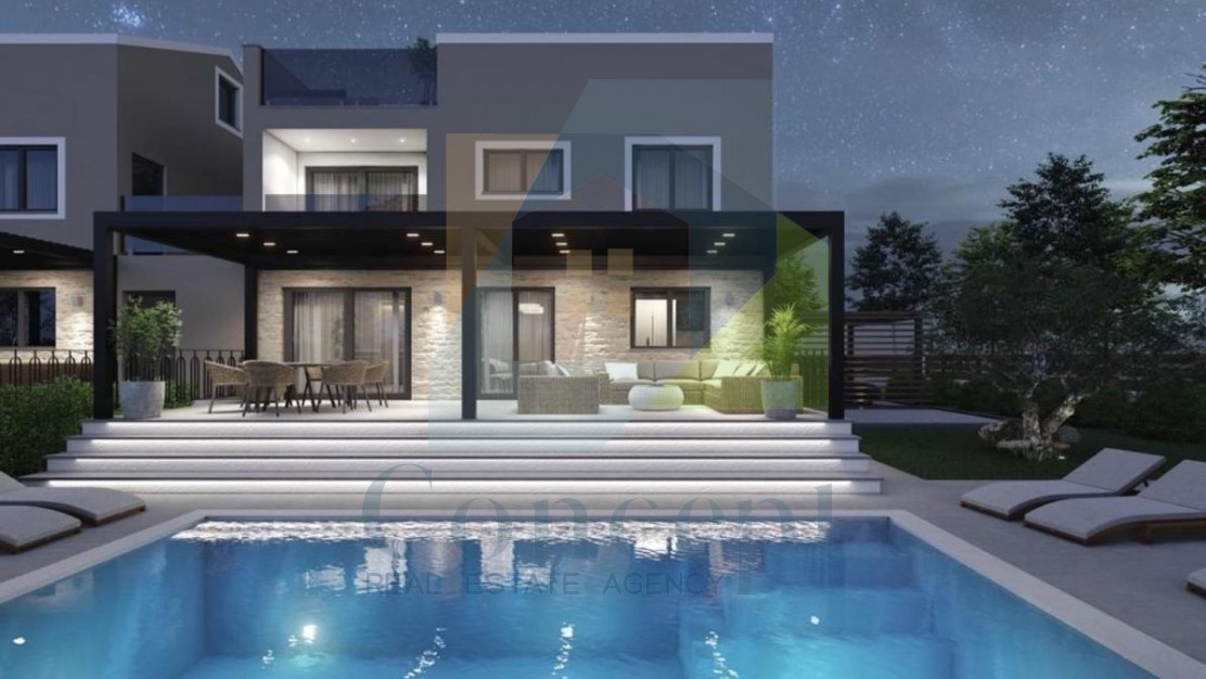 Poreč, dintorni, Casa alla fine della fila con piscina in posizione tranquilla a 11 km dal mare