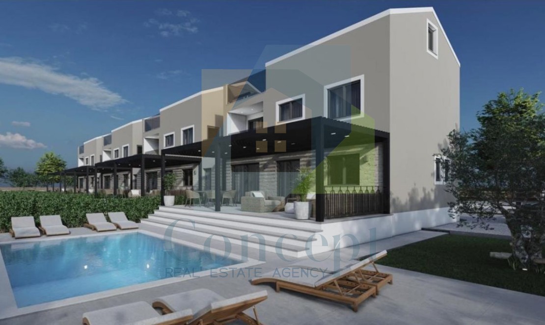 Poreč, dintorni, Casa alla fine della fila con piscina in posizione tranquilla a 11 km dal mare