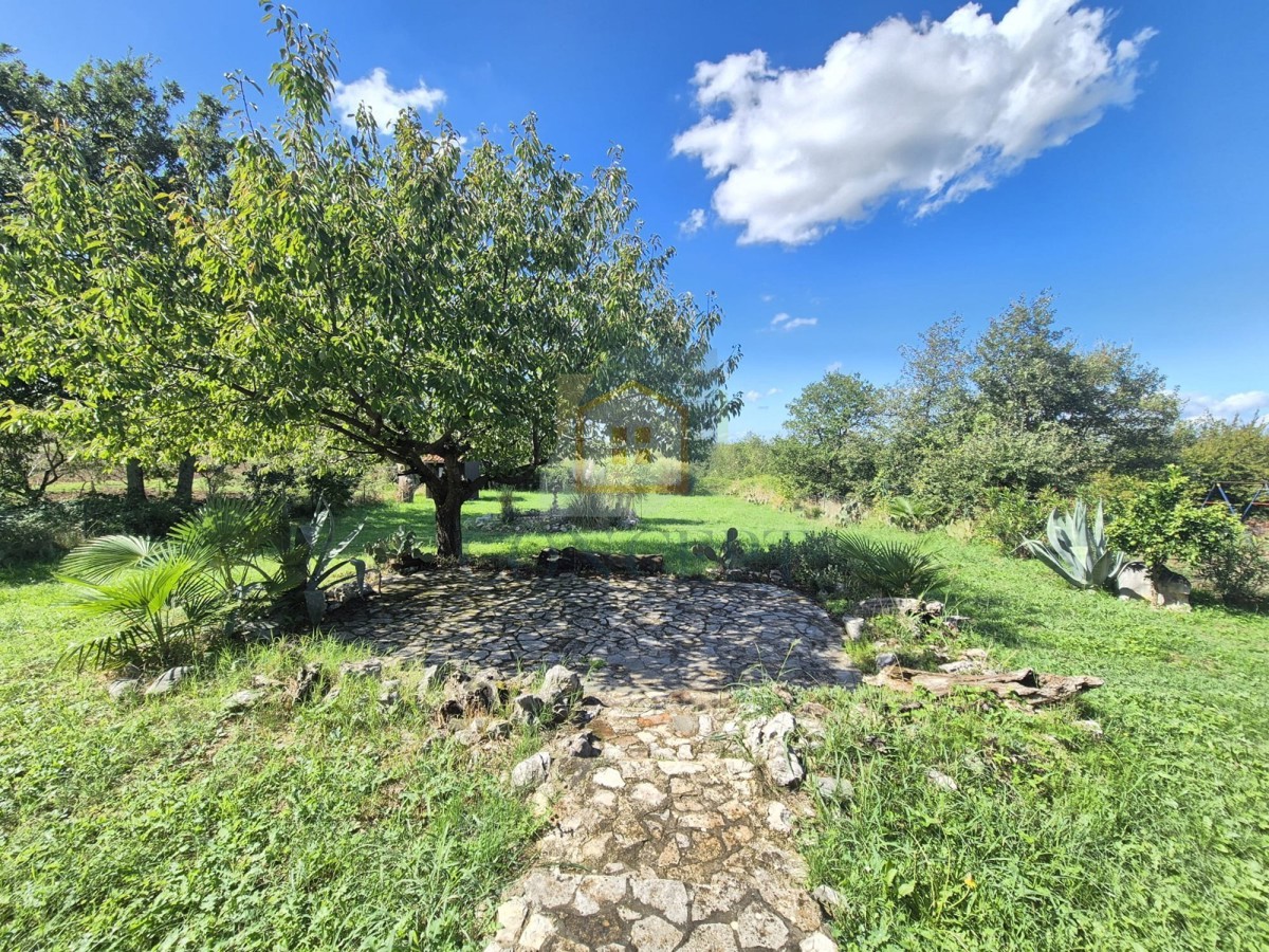 Poreč, dintorni, Casa indipendente con ampio cortile, a 7 km dal mare