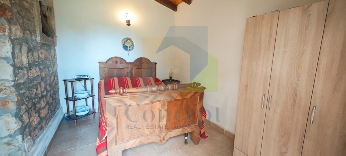 Poreč, dintorni, Casa in pietra con ampio giardino e vista mare, a 5 km dal mare