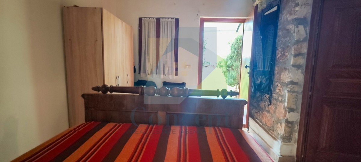 Poreč, dintorni, Casa in pietra con ampio giardino e vista mare, a 5 km dal mare