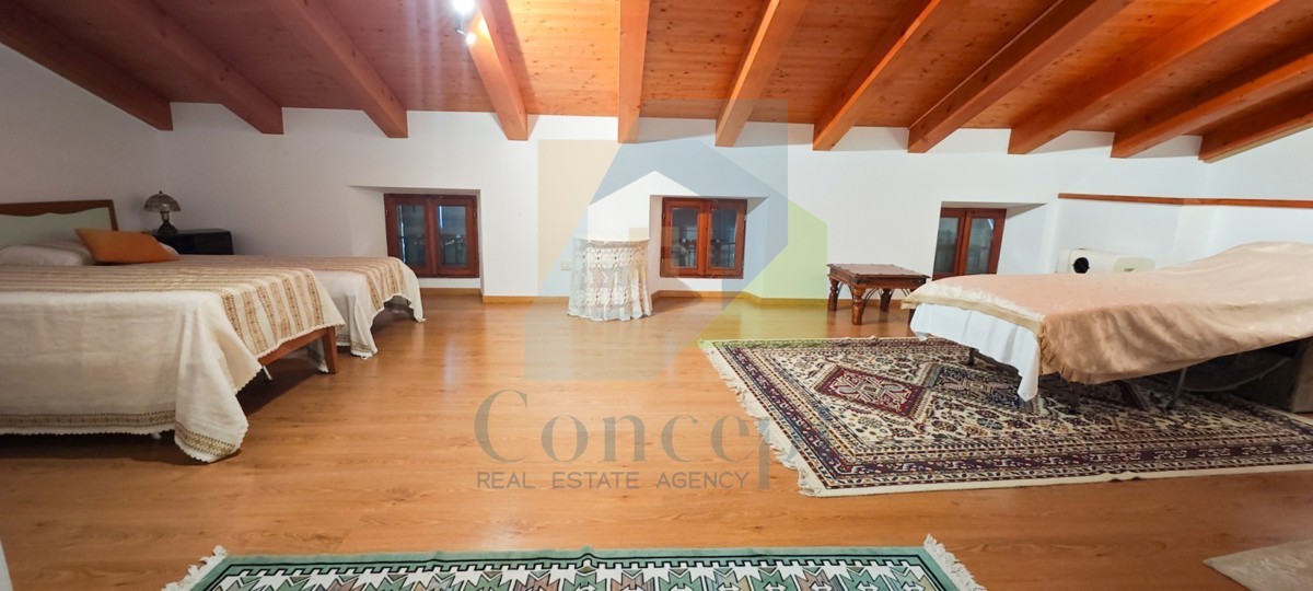 Poreč, dintorni, Casa in pietra con ampio giardino e vista mare, a 5 km dal mare