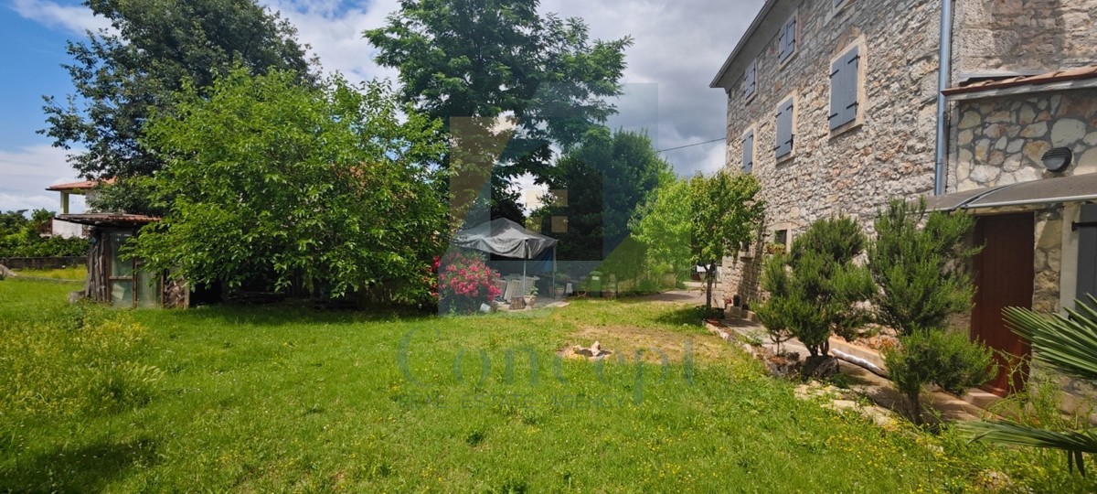 Poreč, dintorni, Casa in pietra con ampio giardino e vista mare, a 5 km dal mare