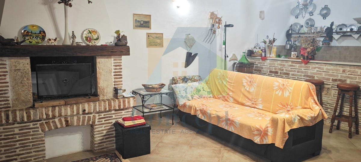 Poreč, dintorni, Casa in pietra con ampio giardino e vista mare, a 5 km dal mare