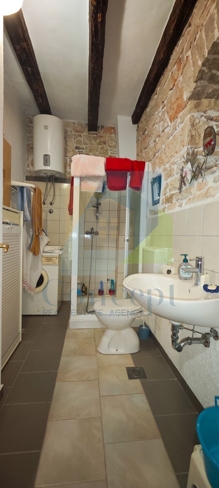 Poreč, dintorni, Casa in pietra con ampio giardino e vista mare, a 5 km dal mare