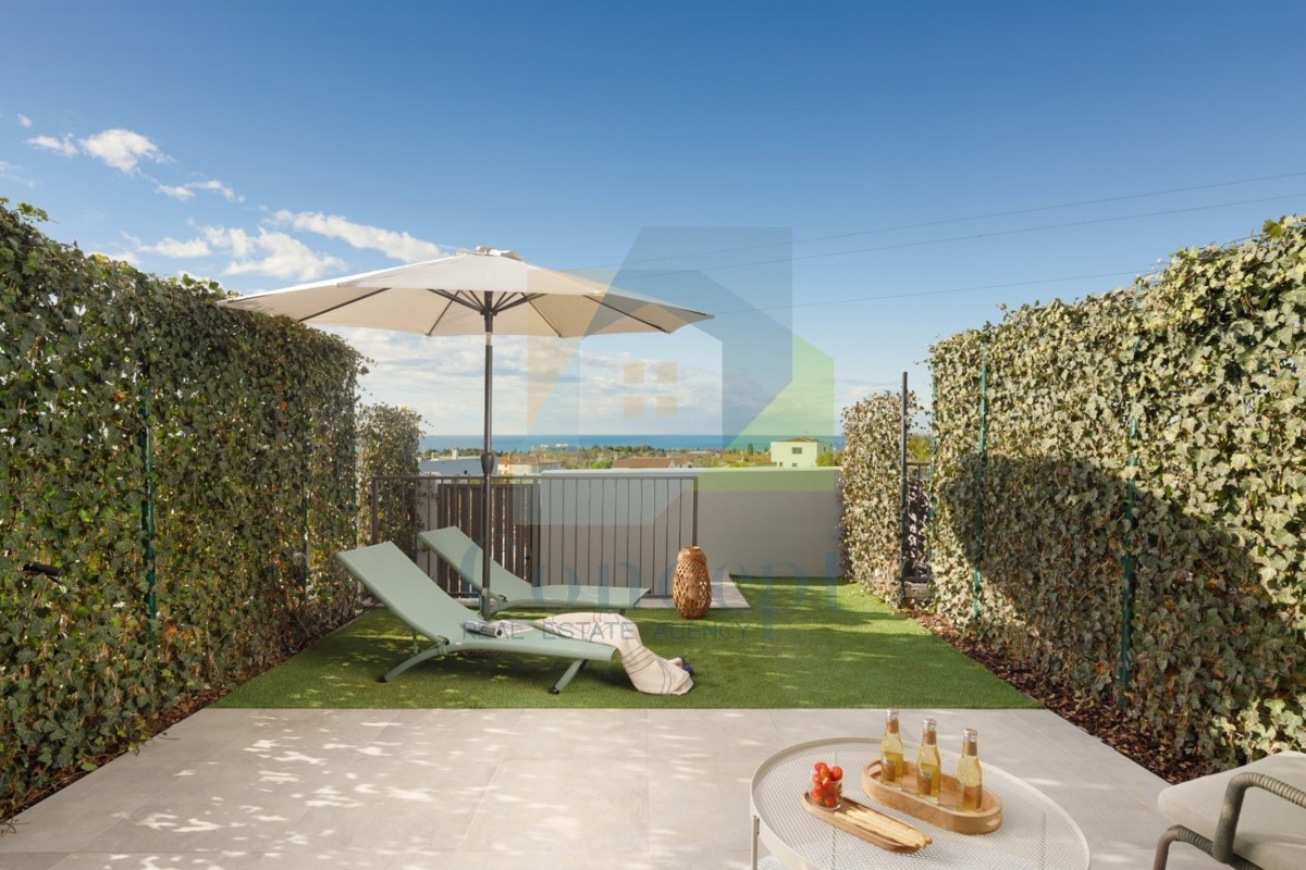 Poreč, Casa a schiera con vista mare, 900 m dal mare