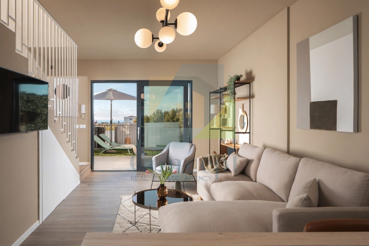 Poreč, Casa a schiera con vista mare, 900 m dal mare