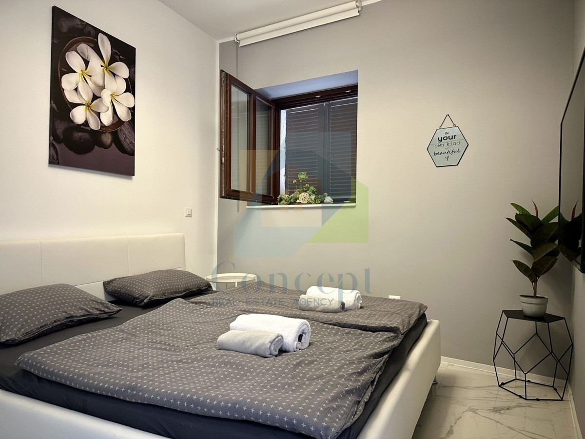 Poreč, centro, appartamento di lusso al piano terra nel centro storico, 40 m dal mare