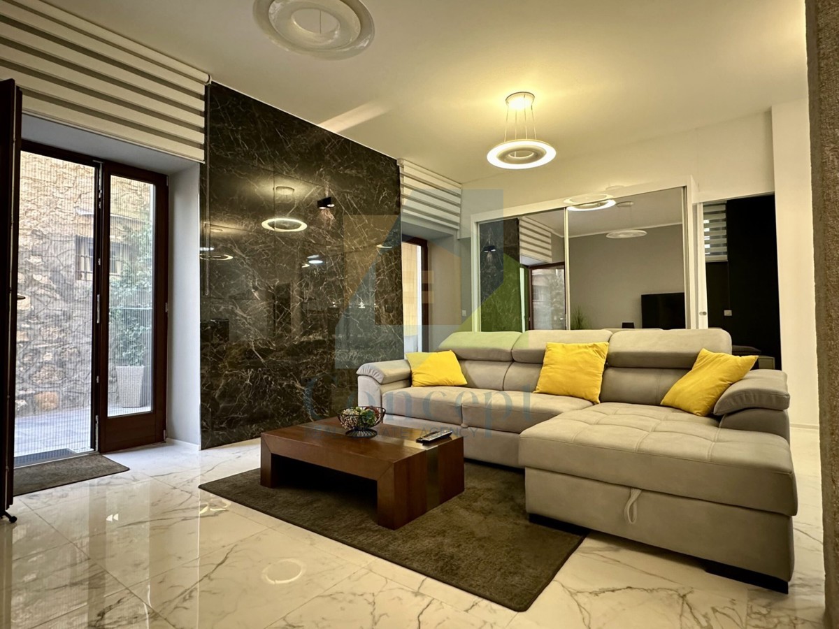 Poreč, centro, appartamento di lusso al piano terra nel centro storico, 40 m dal mare