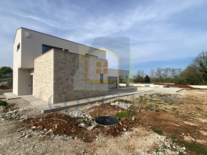 Poreč, dintorni, Moderna villa con piscina ai margini del villaggio, 17 km dal mare