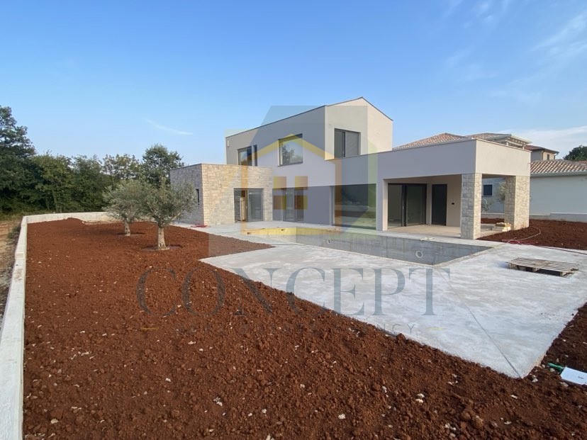 Poreč, dintorni, Moderna villa con piscina ai margini del villaggio, 17 km dal mare