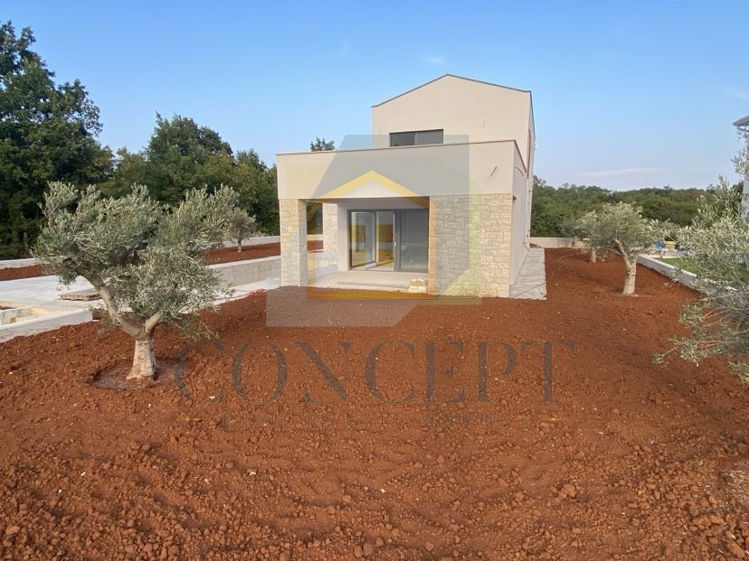 Poreč, dintorni, Moderna villa con piscina ai margini del villaggio, 17 km dal mare