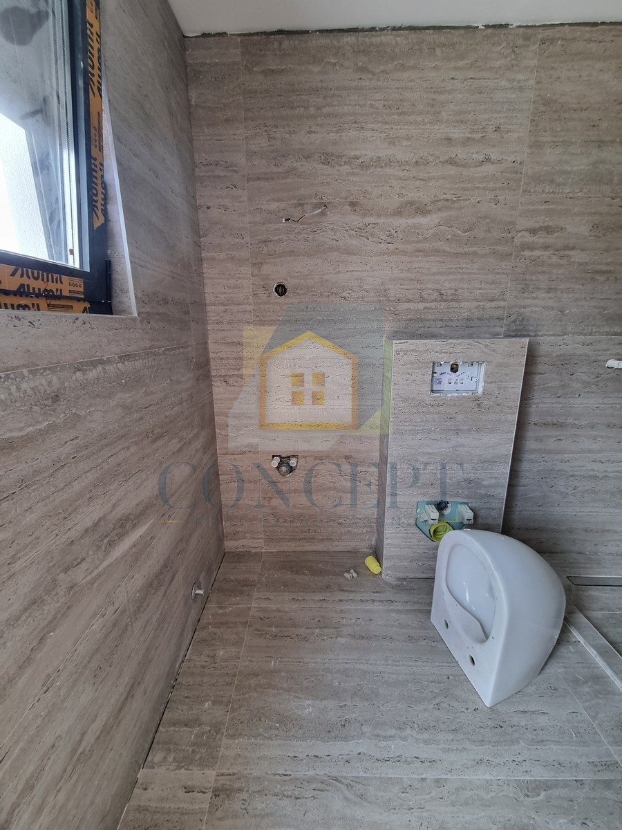 Poreč, zona circostante, Doppia casa con giardino in ottima posizione, 3 km dal mare