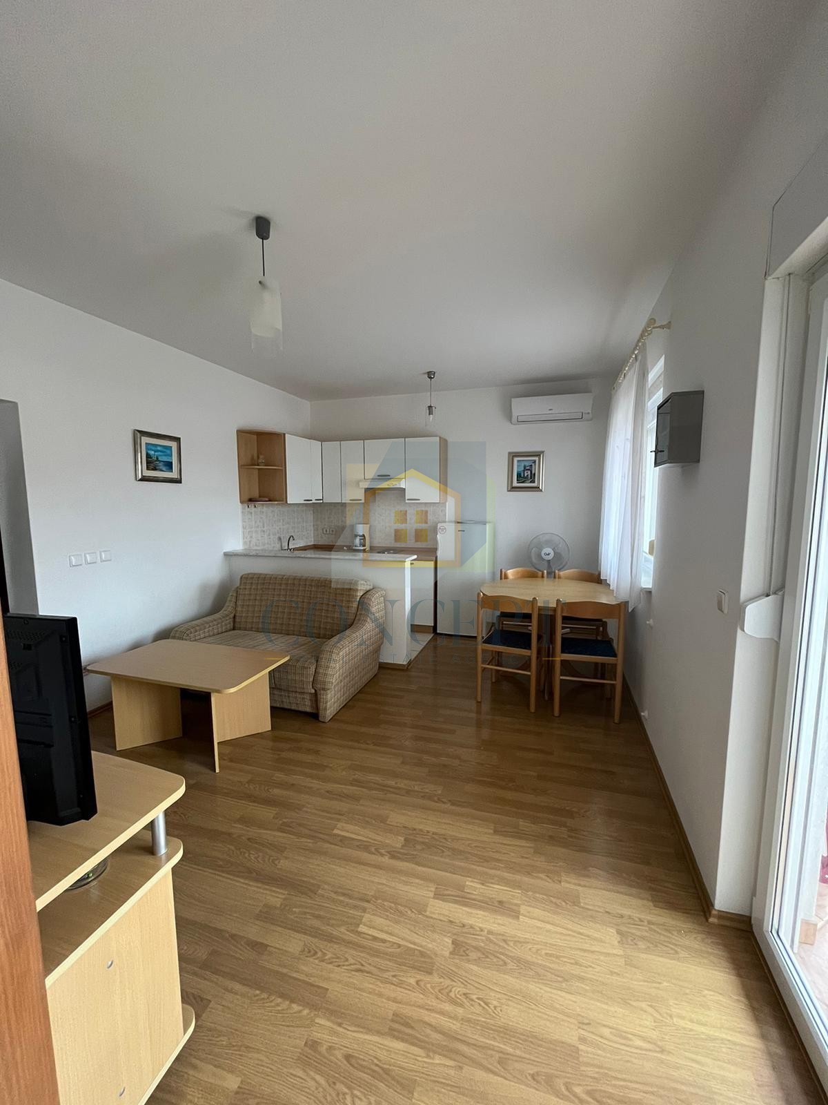 Poreč, dintorni, Casa con appartamenti in ottima posizione, a 800 m dal mare