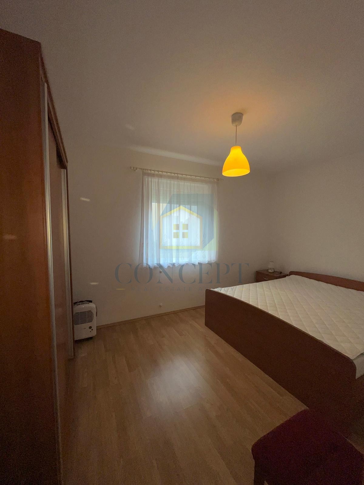 Poreč, dintorni, Casa con appartamenti in ottima posizione, a 800 m dal mare