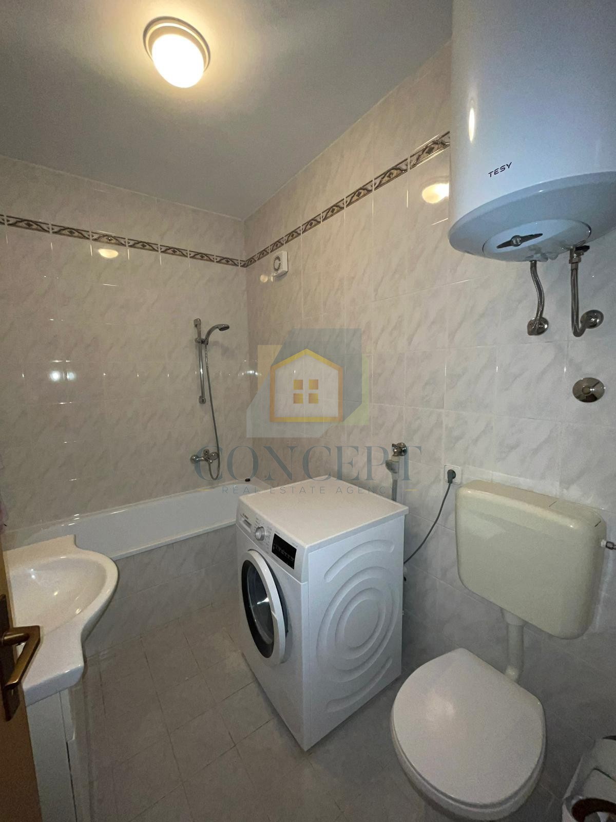 Poreč, dintorni, Casa con appartamenti in ottima posizione, a 800 m dal mare