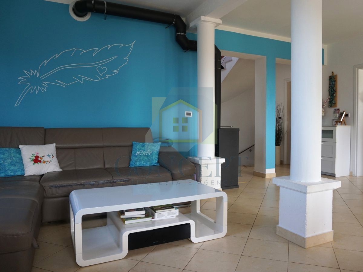 Poreč, dintorni, Casa familiare con piscina e vista mare, 12 km dal mare