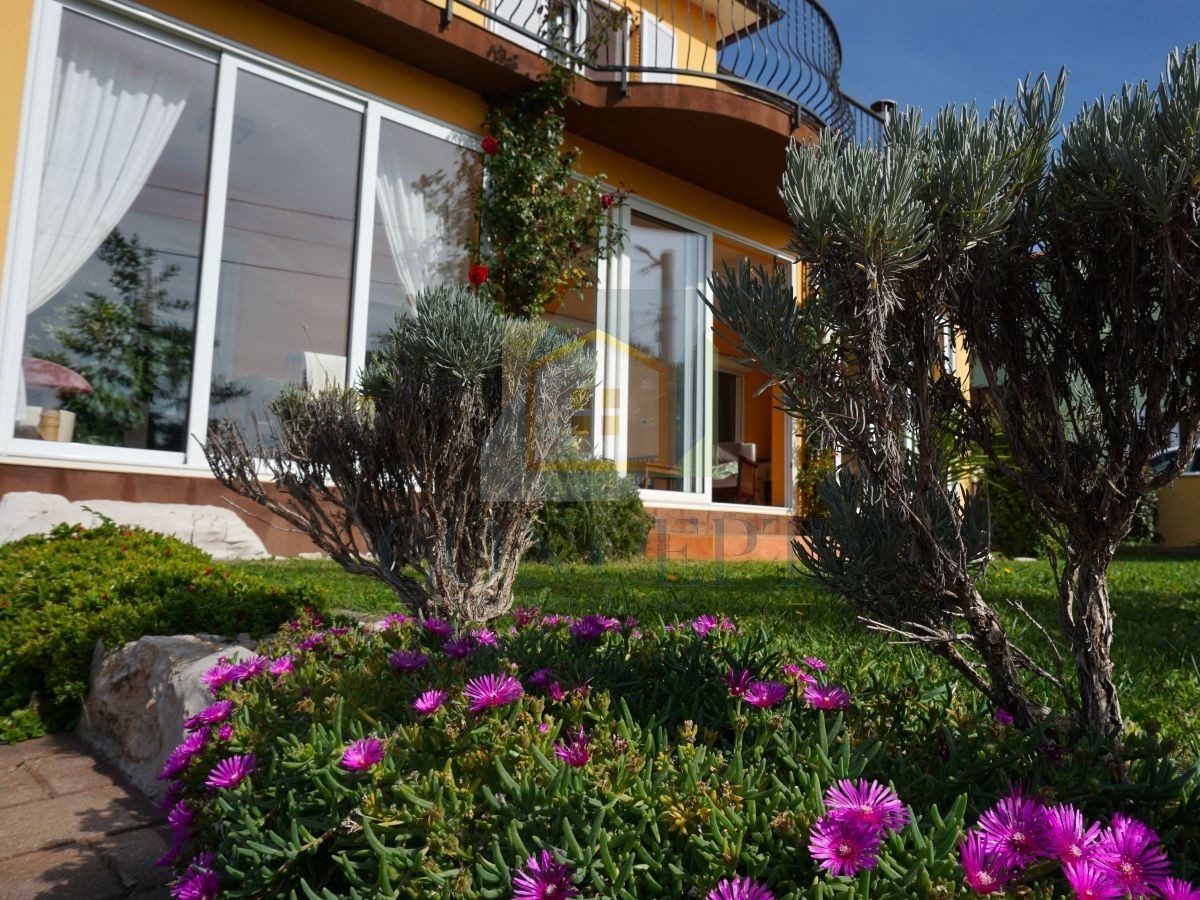 Poreč, dintorni, Casa familiare con piscina e vista mare, 12 km dal mare