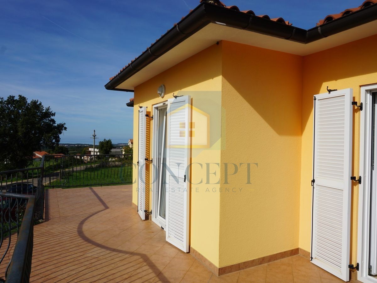 Poreč, dintorni, Casa familiare con piscina e vista mare, 12 km dal mare