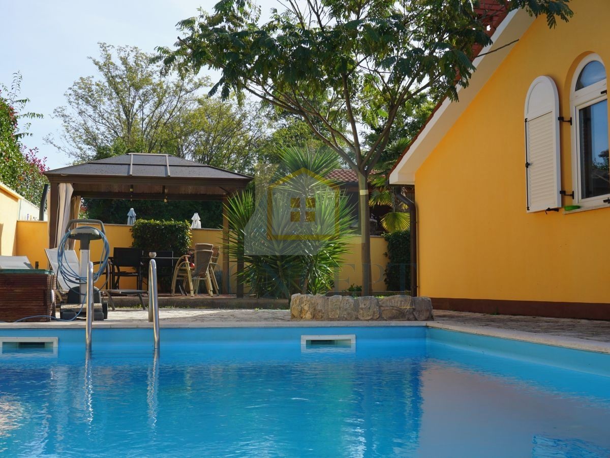 Poreč, dintorni, Casa familiare con piscina e vista mare, 12 km dal mare