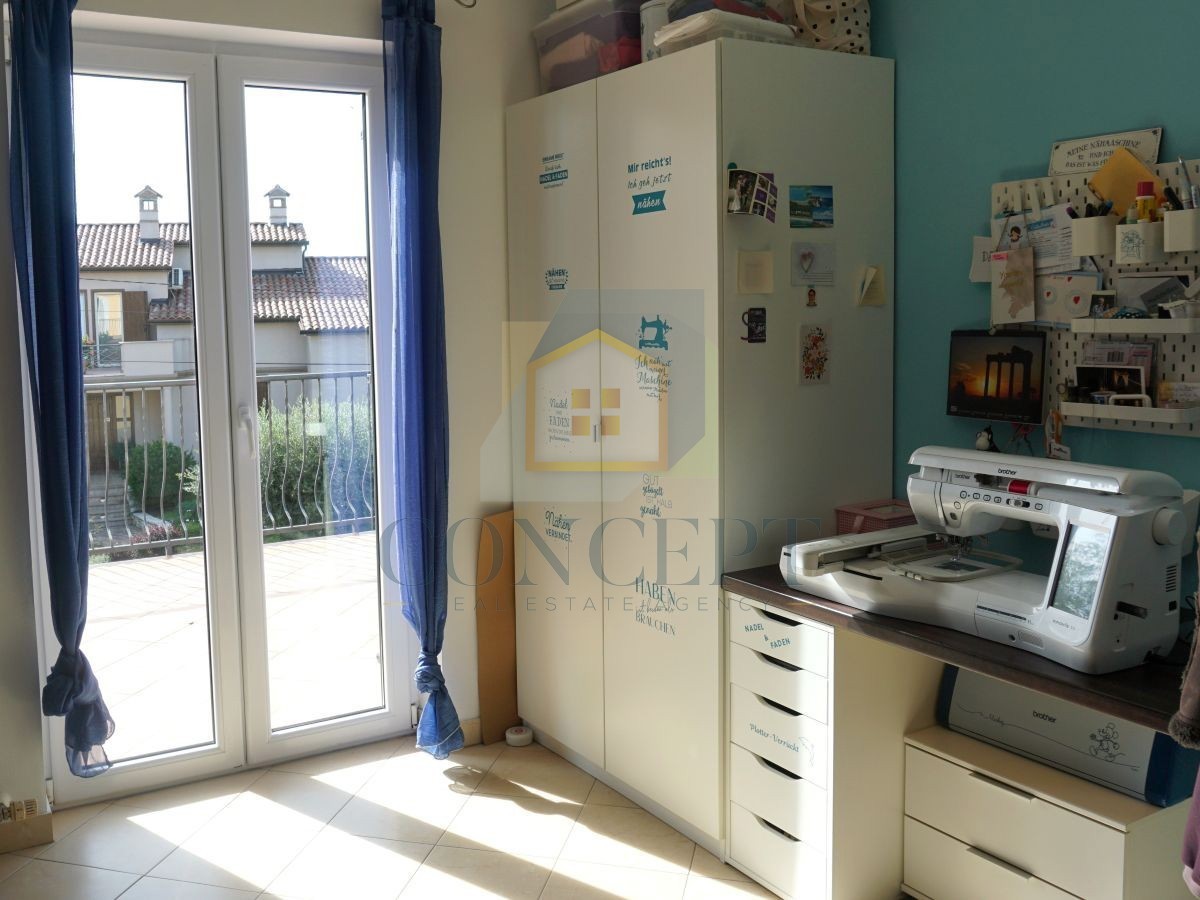 Poreč, dintorni, Casa familiare con piscina e vista mare, 12 km dal mare