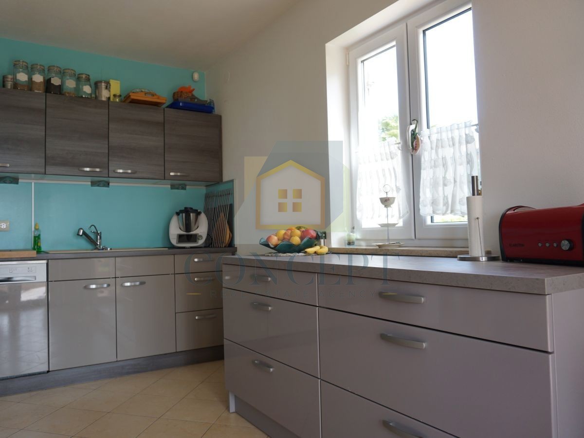 Poreč, dintorni, Casa familiare con piscina e vista mare, 12 km dal mare