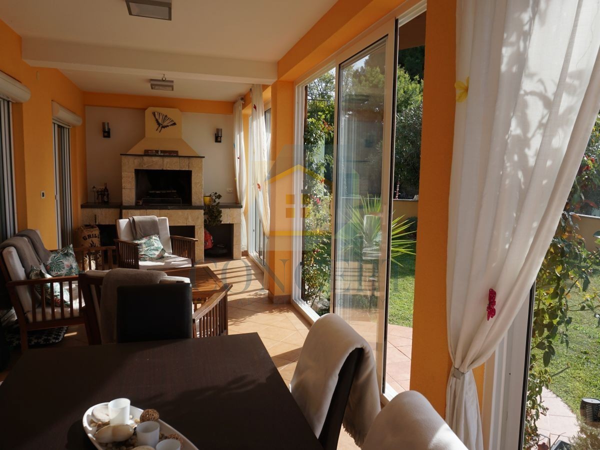 Poreč, dintorni, Casa familiare con piscina e vista mare, 12 km dal mare