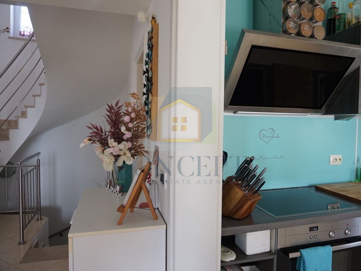 Poreč, dintorni, Casa familiare con piscina e vista mare, 12 km dal mare