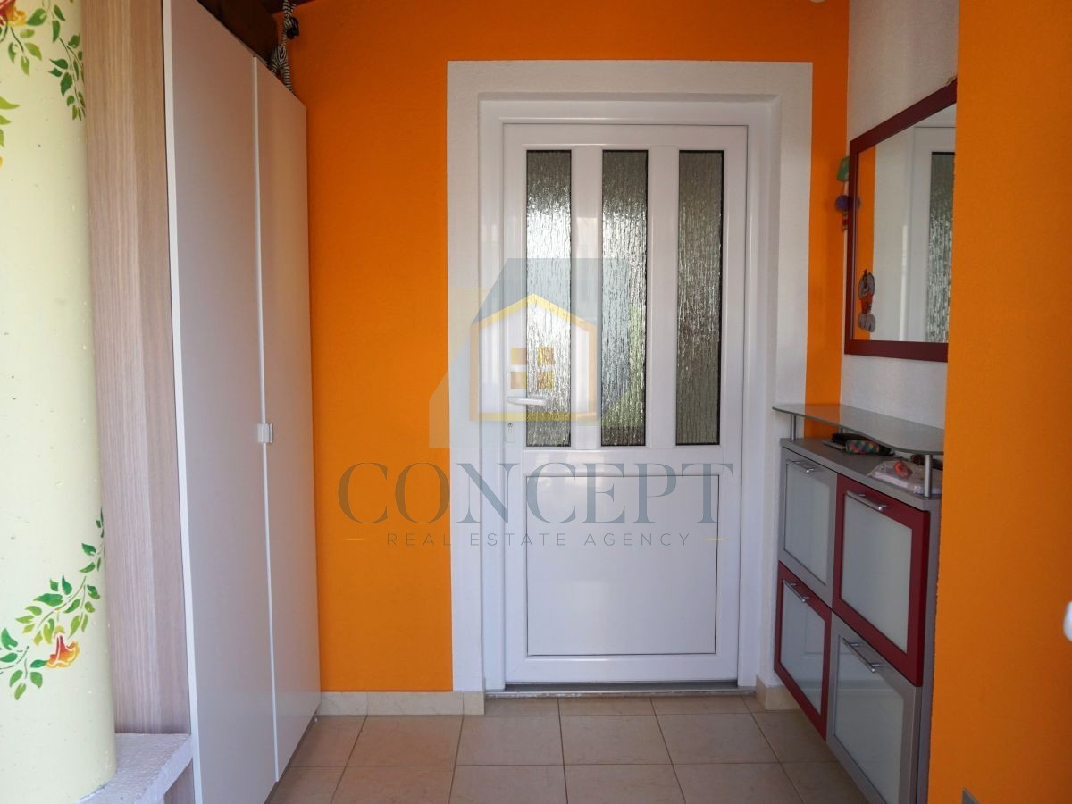 Poreč, dintorni, Casa familiare con piscina e vista mare, 12 km dal mare