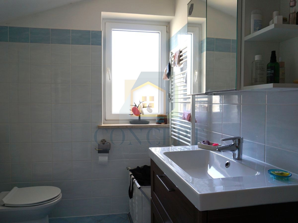 Poreč, dintorni, Casa familiare con piscina e vista mare, 12 km dal mare