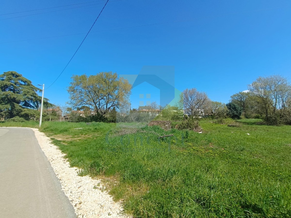 Poreč, dintorni, Terreno edificabile con permesso di costruzione a 4 km dal mare