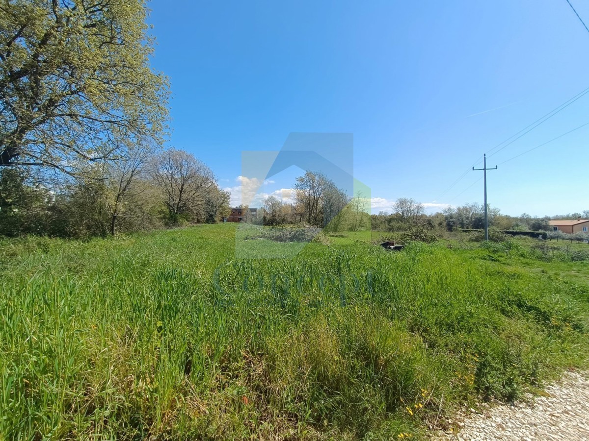 Poreč, dintorni, Terreno edificabile con permesso di costruzione a 4 km dal mare