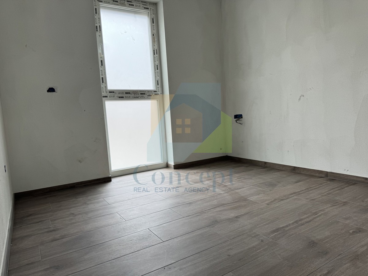 Umag, zona, Appartamento di lusso su due piani con terrazza sul tetto, a 300 m dal mare