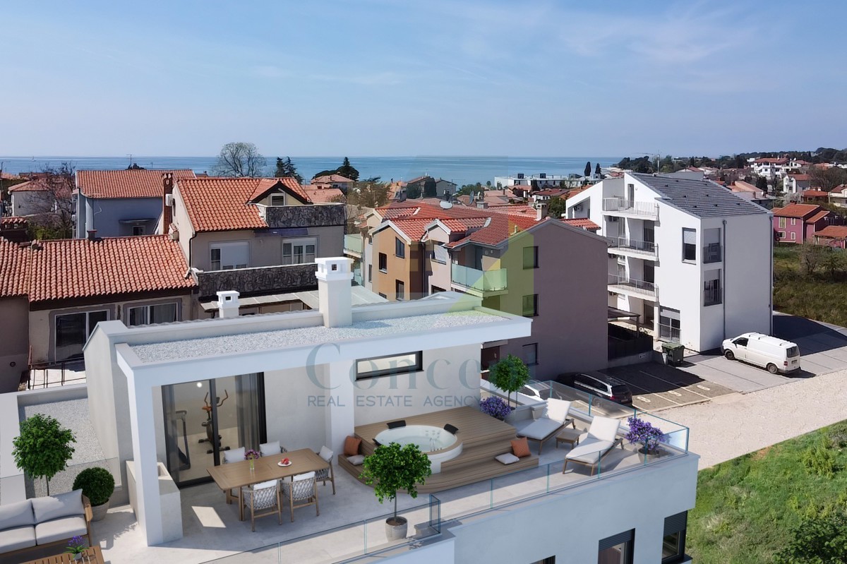 Umag, zona, Appartamento di lusso su due piani con terrazza sul tetto, a 300 m dal mare