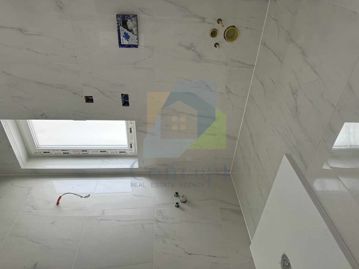 Umag, zona, Appartamento di lusso su due piani con terrazza sul tetto, a 300 m dal mare