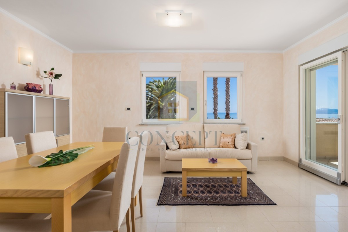 Opatija, Hotel con fino a 13 appartamenti e piscina, a 40 m dal mare