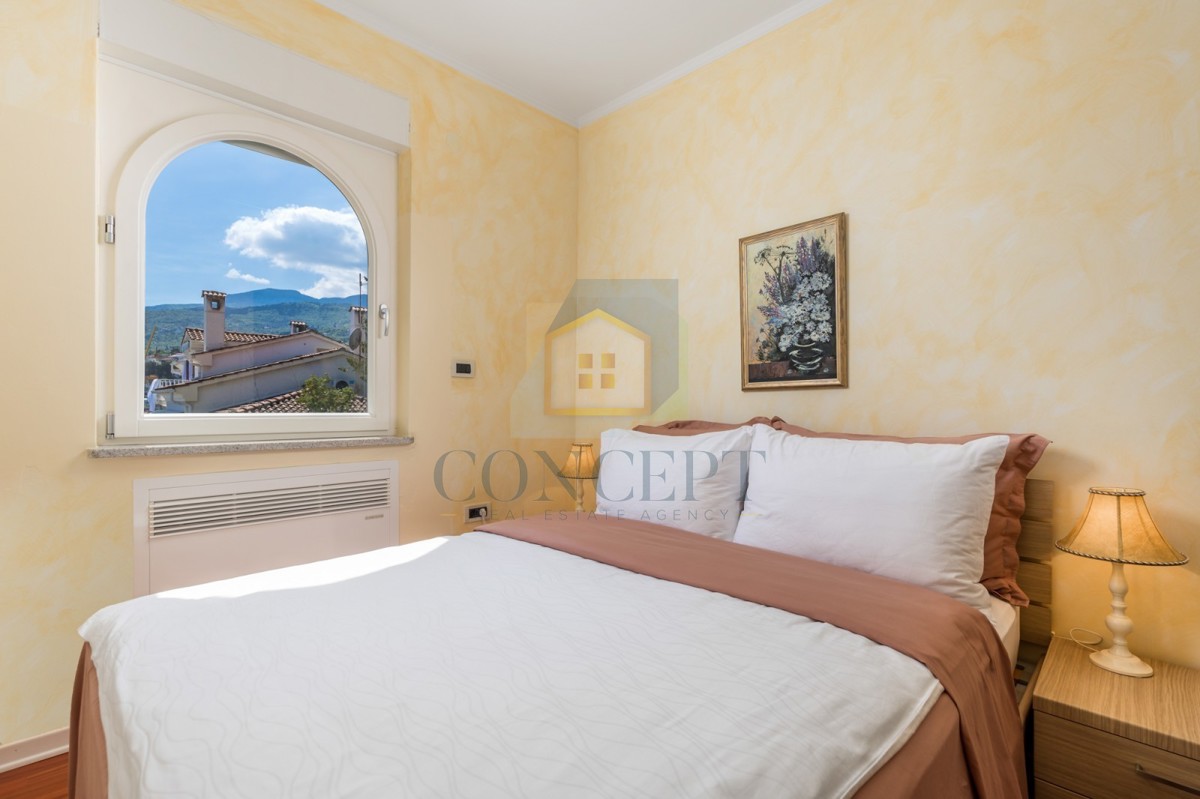 Opatija, Hotel con fino a 13 appartamenti e piscina, a 40 m dal mare