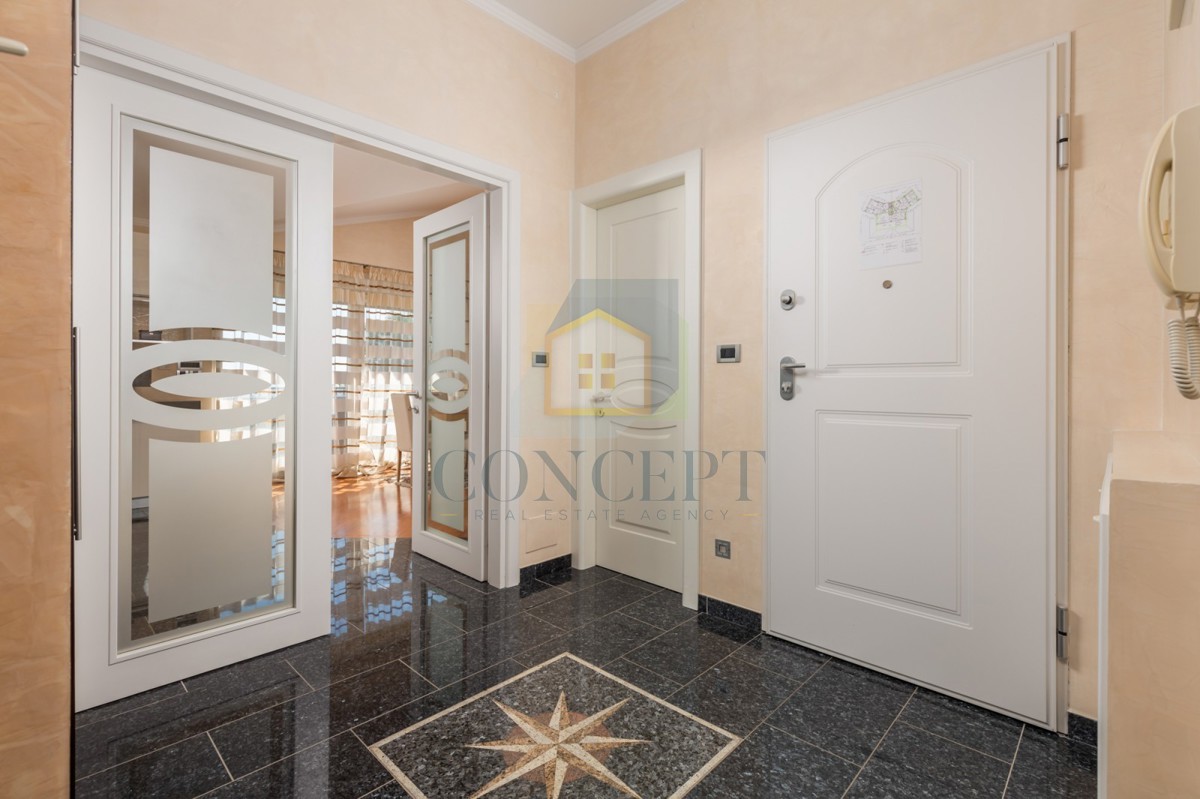 Opatija, Hotel con fino a 13 appartamenti e piscina, a 40 m dal mare