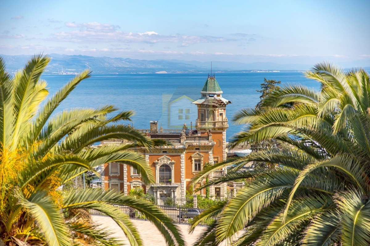 Opatija, Hotel con fino a 13 appartamenti e piscina, a 40 m dal mare