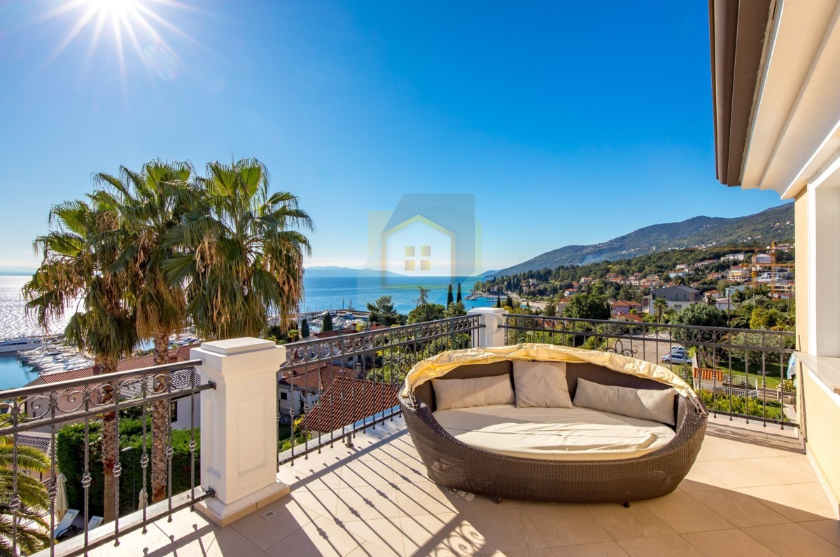 Opatija, Hotel con fino a 13 appartamenti e piscina, a 40 m dal mare