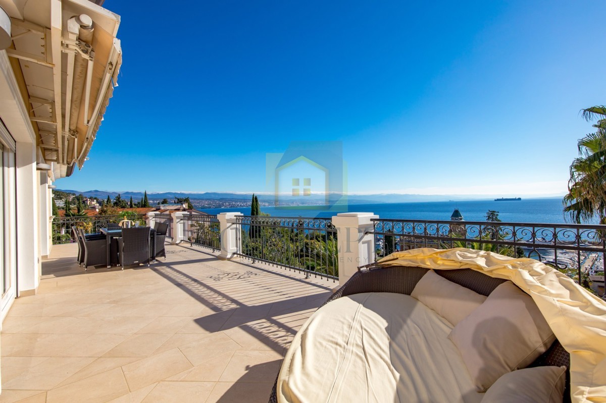 Opatija, Hotel con fino a 13 appartamenti e piscina, a 40 m dal mare