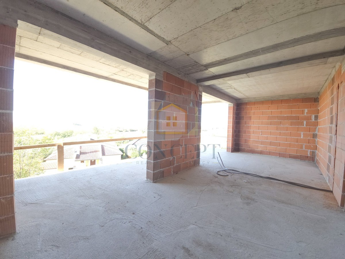 Poreč, dintorni, Appartamento al 1° piano di un edificio con ascensore e vista mare, a 7 km dal mare