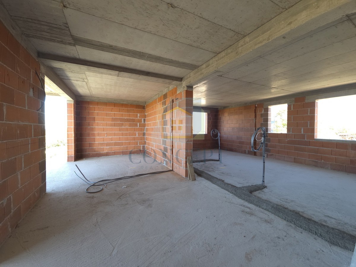 Poreč, dintorni, Appartamento al 1° piano di un edificio con ascensore e vista mare, a 7 km dal mare