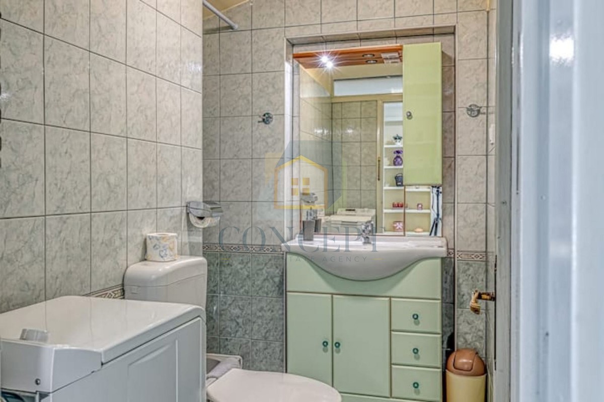 Poreč, centro, Appartamento con una camera da letto, prima fila sul mare