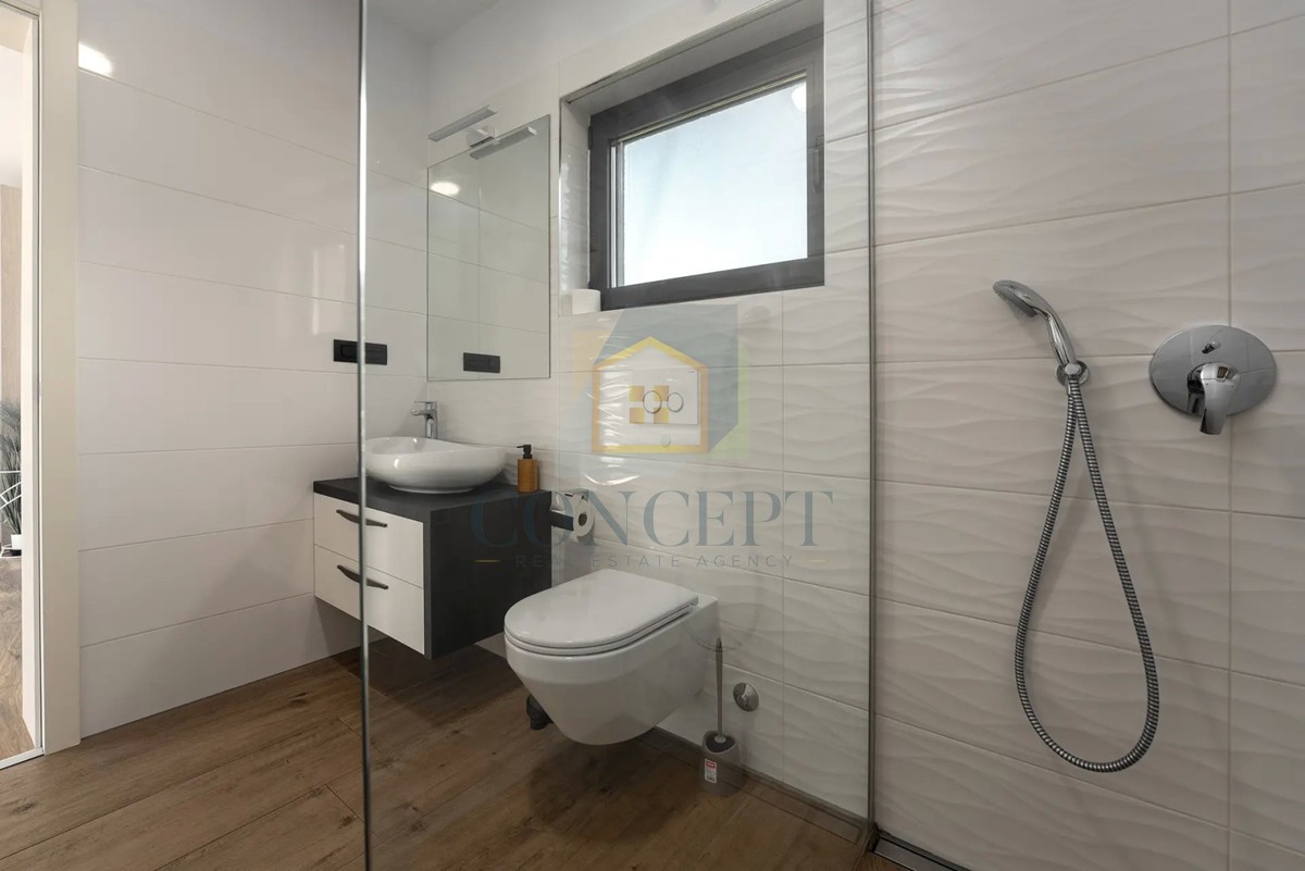 Villa moderna a Parenzo con vista mare!