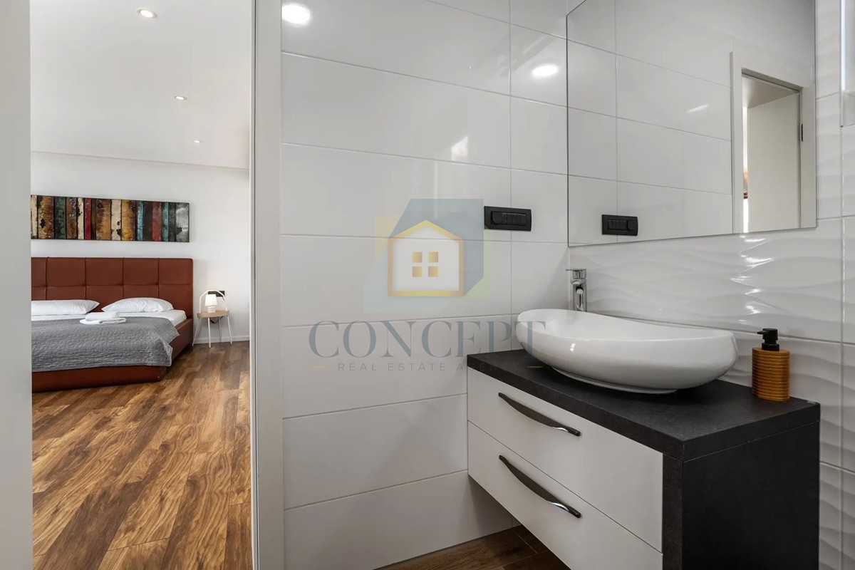 Villa moderna a Parenzo con vista mare!