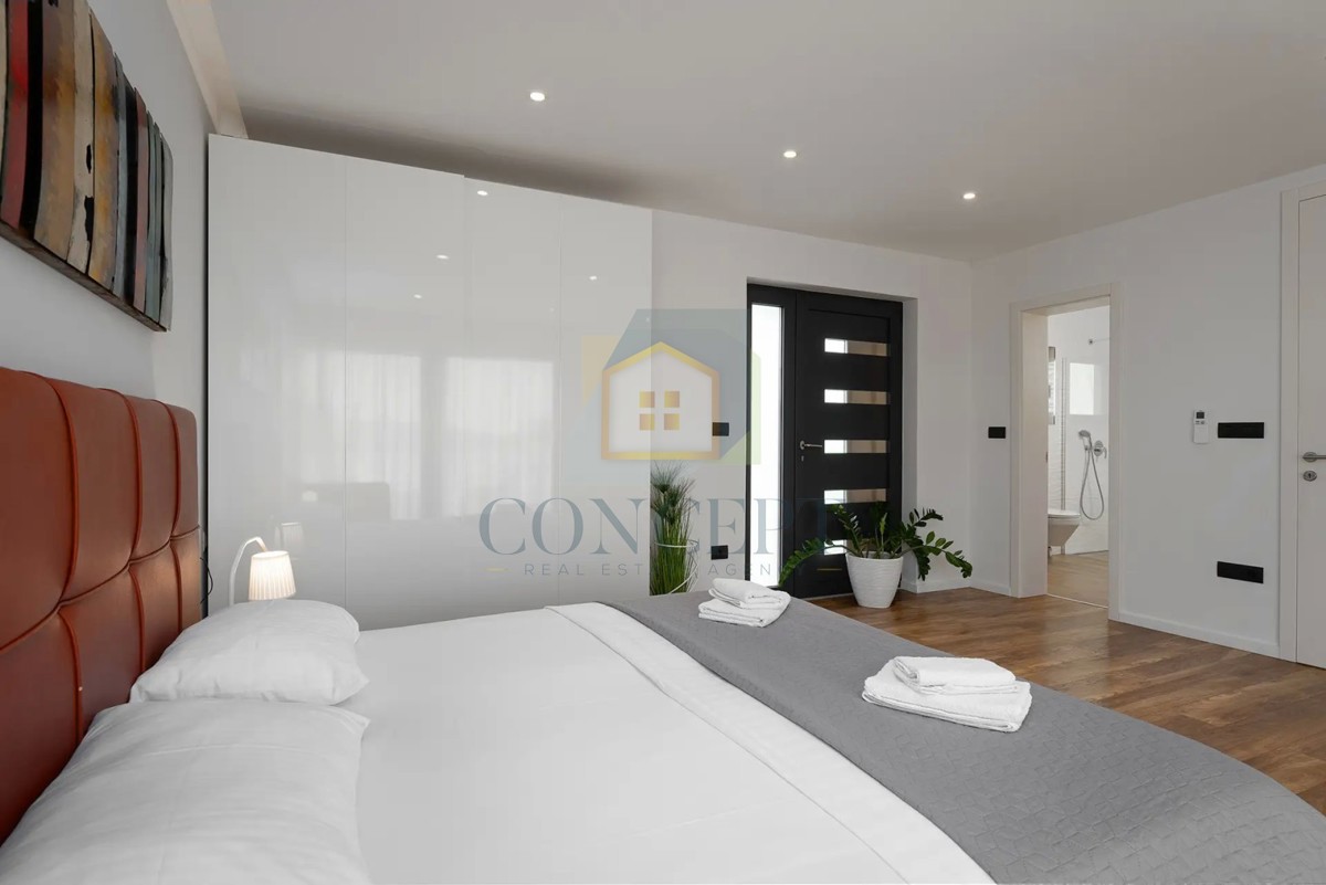 Villa moderna a Parenzo con vista mare!