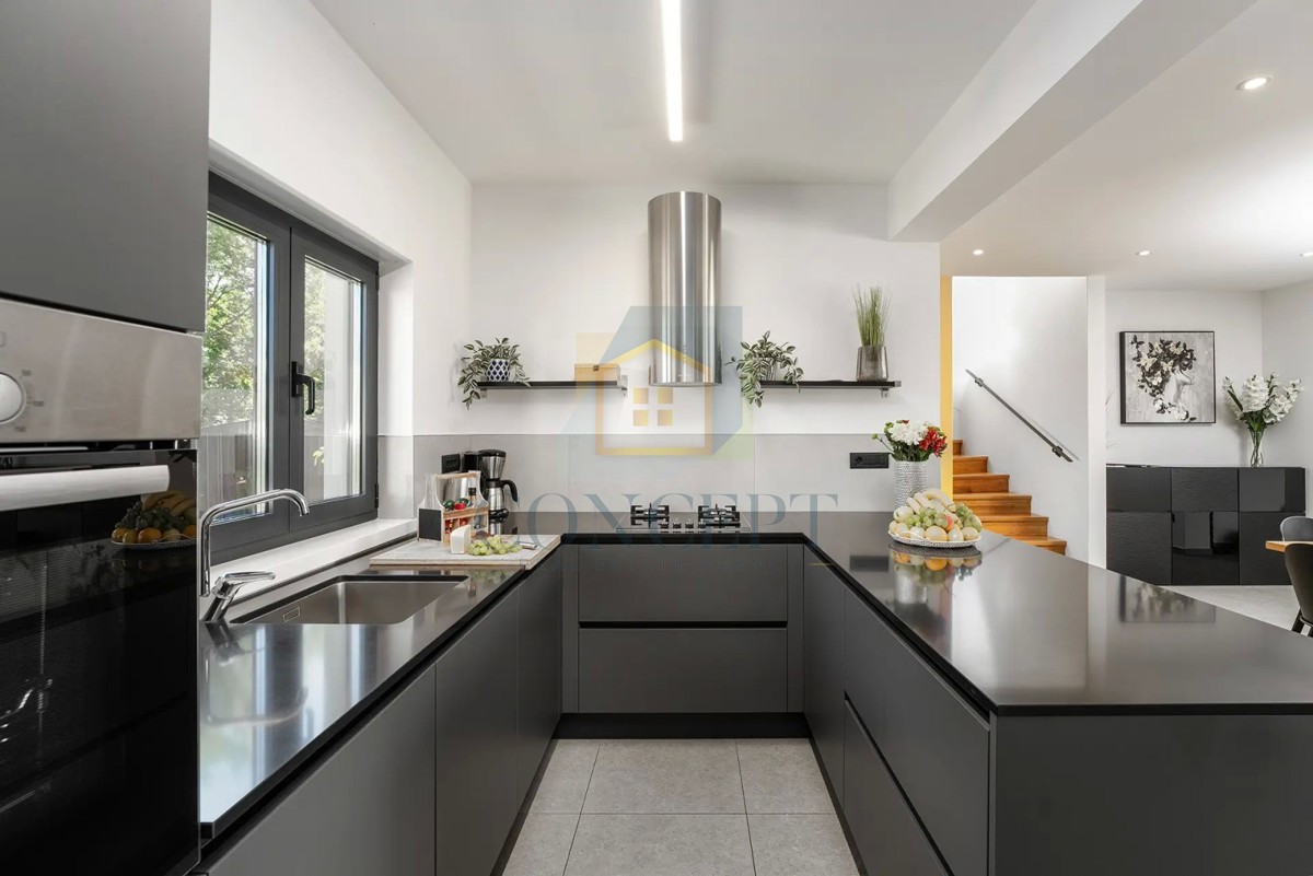 Villa moderna a Parenzo con vista mare!