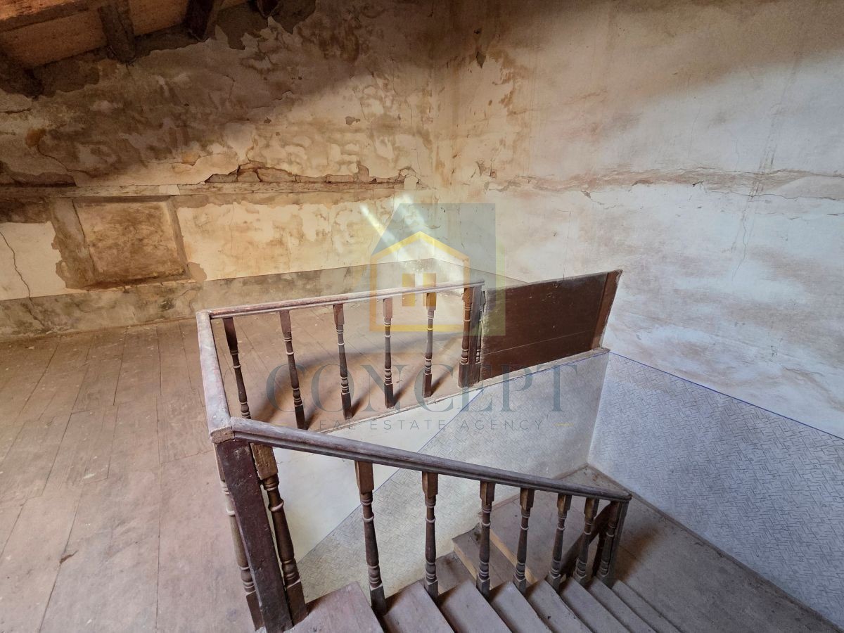 Poreč, Višnjan, dintorni, casa autoctona in pietra parzialmente ristrutturata, 10 km dal mare