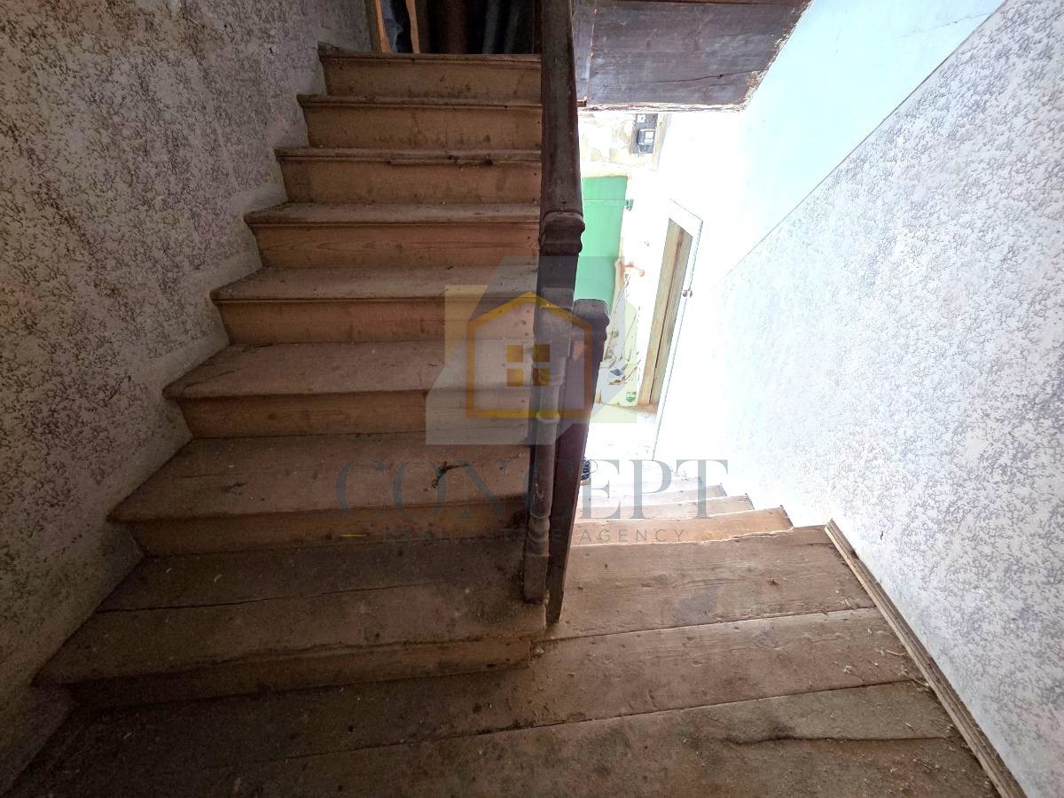 Poreč, Višnjan, dintorni, casa autoctona in pietra parzialmente ristrutturata, 10 km dal mare